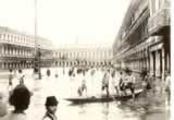 Old picture of Venice with high waters
